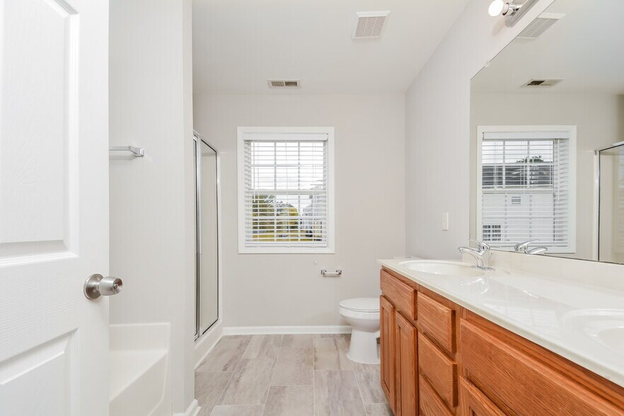 Building Photo - 3729 Chancellorsville Ct