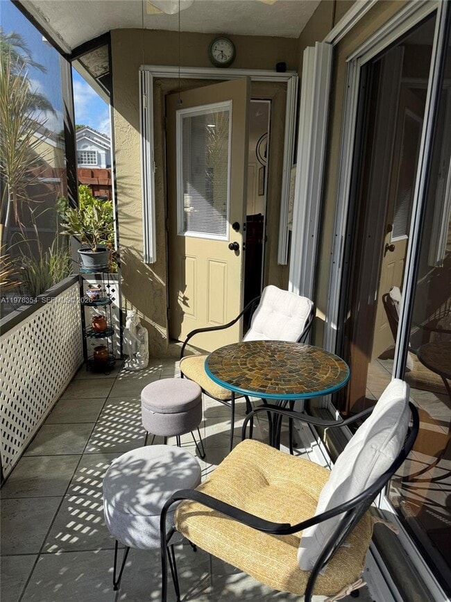 Building Photo - 2704 Pinewood Ct