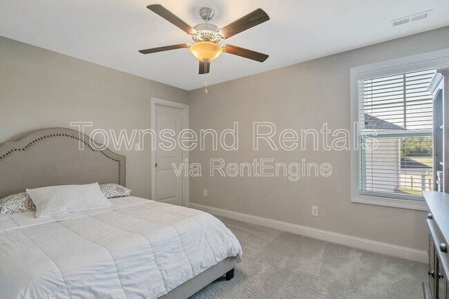 Building Photo - 1408 Friar Rock Cir