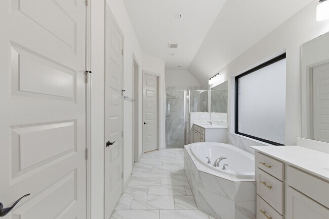 Building Photo - 2215 Crystal Reef Ct