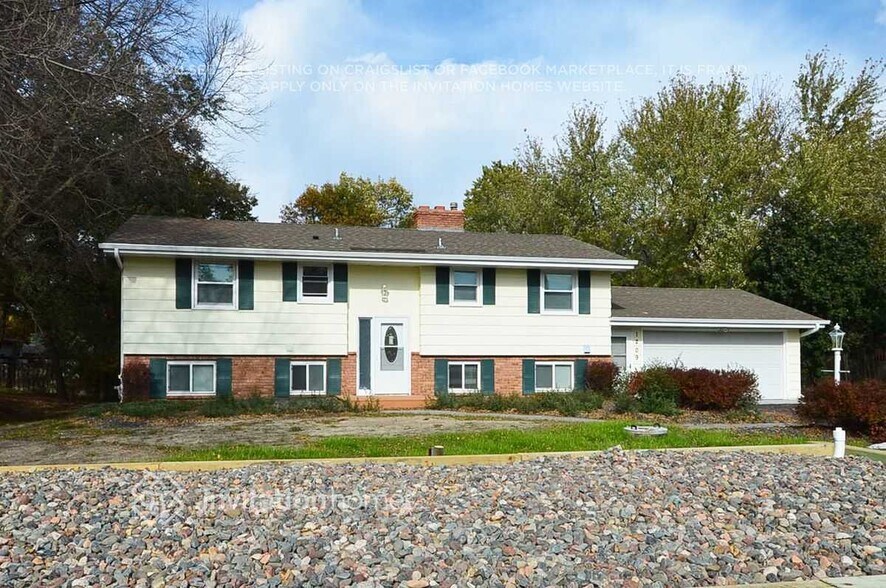 Primary Photo - 1209 Main St