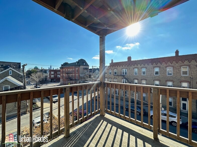 Building Photo - 1401 N Bosworth Ave
