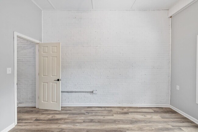 Building Photo - 10511 Lunswood Rd