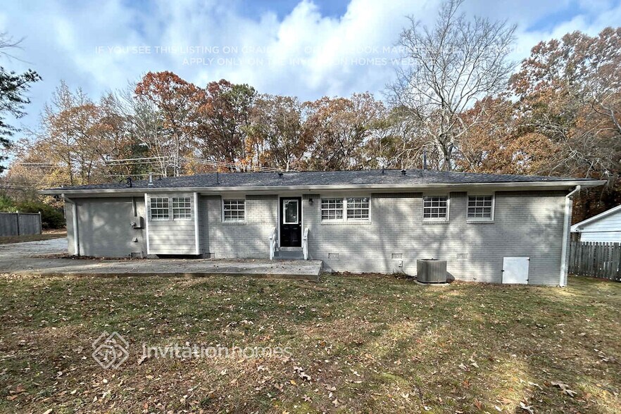 Building Photo - 1589 Mary Lou Ln SE