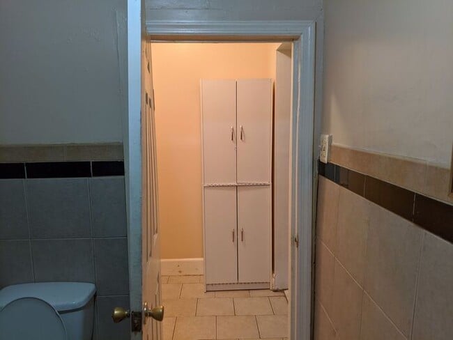 Building Photo - Three-Bedroom Apartment Near Public Transportation