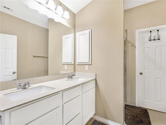 Building Photo - 808 Sandhill Branch Dr