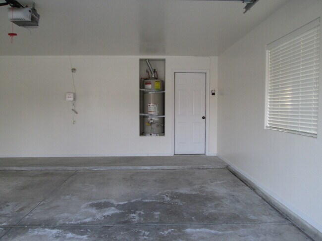 Building Photo - Oswell Park Gated Community COMING SOON!
