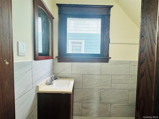 Building Photo - 71 N Hamilton St