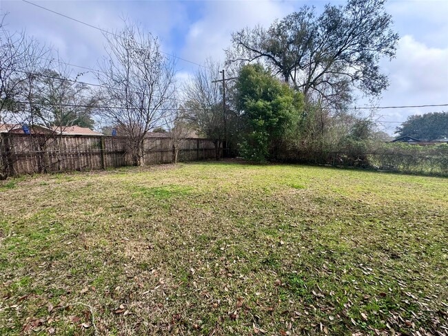 Building Photo - 345 Rachal Ave