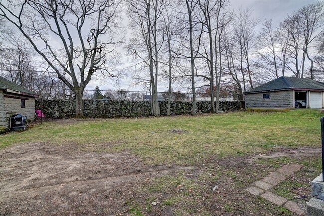 Building Photo - 22 Weston Ave