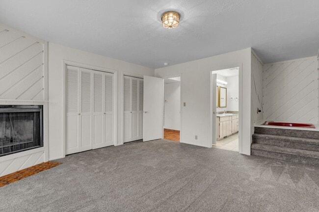 Building Photo - Prime Park Meadows Home