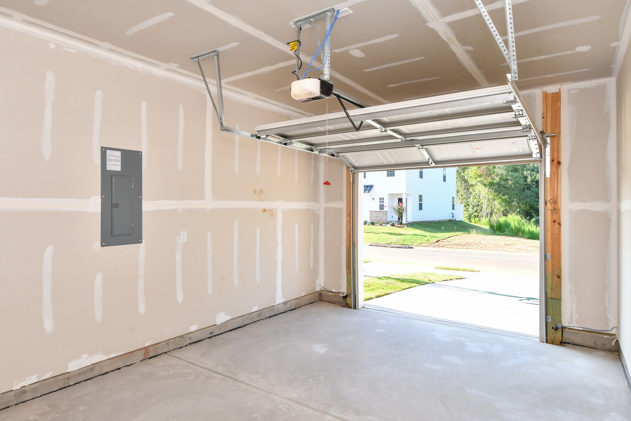 Building Photo - 18 Twiggs Ln