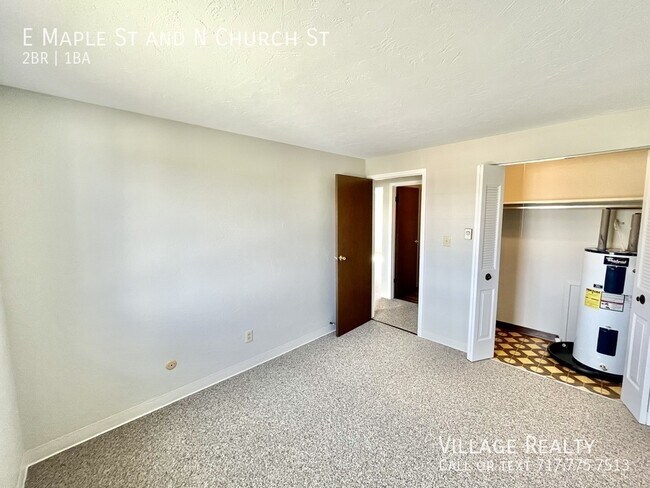 Building Photo - 361 E Maple St