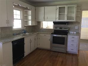 Building Photo - "Charming 3-Bed Home with Extra Large Yard in Kernersville!"