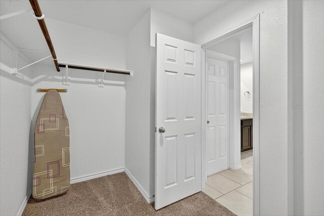 Building Photo - 3909 Shiva Dr