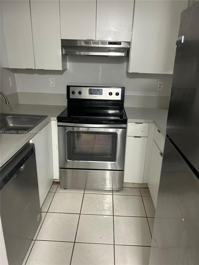 Building Photo - 14930 SW 82nd Terrace