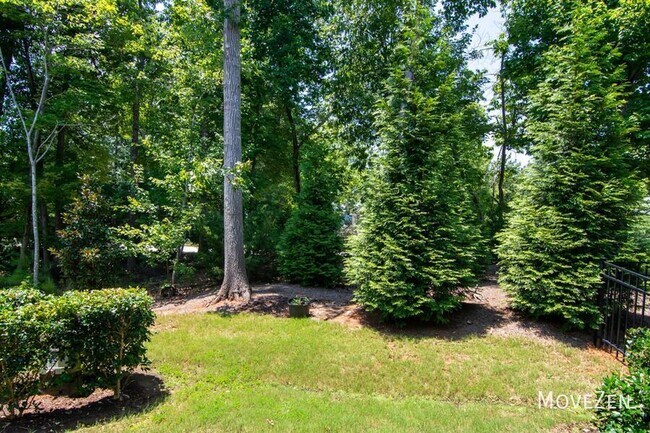 Building Photo - 371 Roberts Ridge Dr
