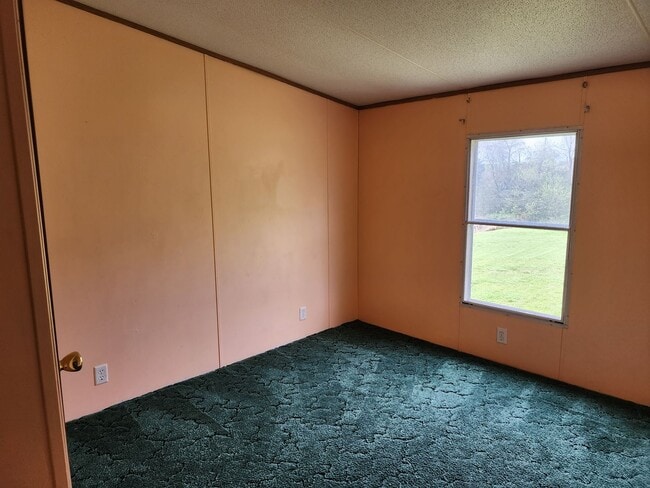 Building Photo - 3b/2b Ranch Home