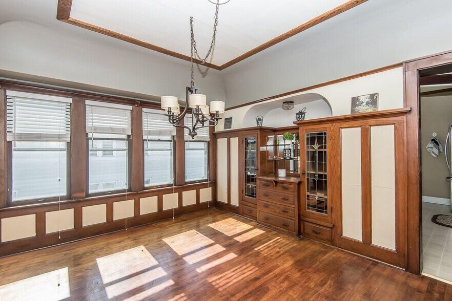 Building Photo - 537 N 59th St