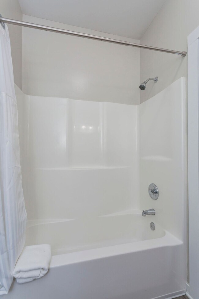 Building Photo - 1016 18th Ave S