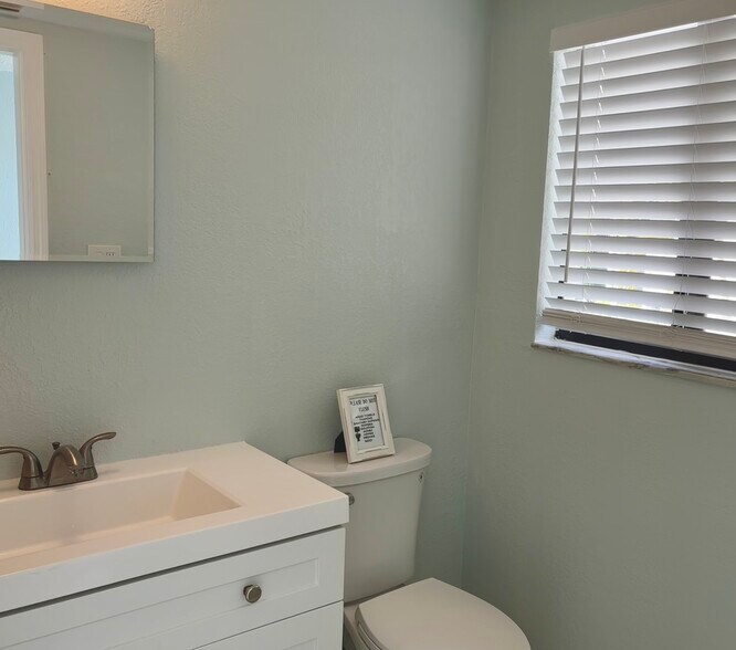 Building Photo - 107 176th Ter W