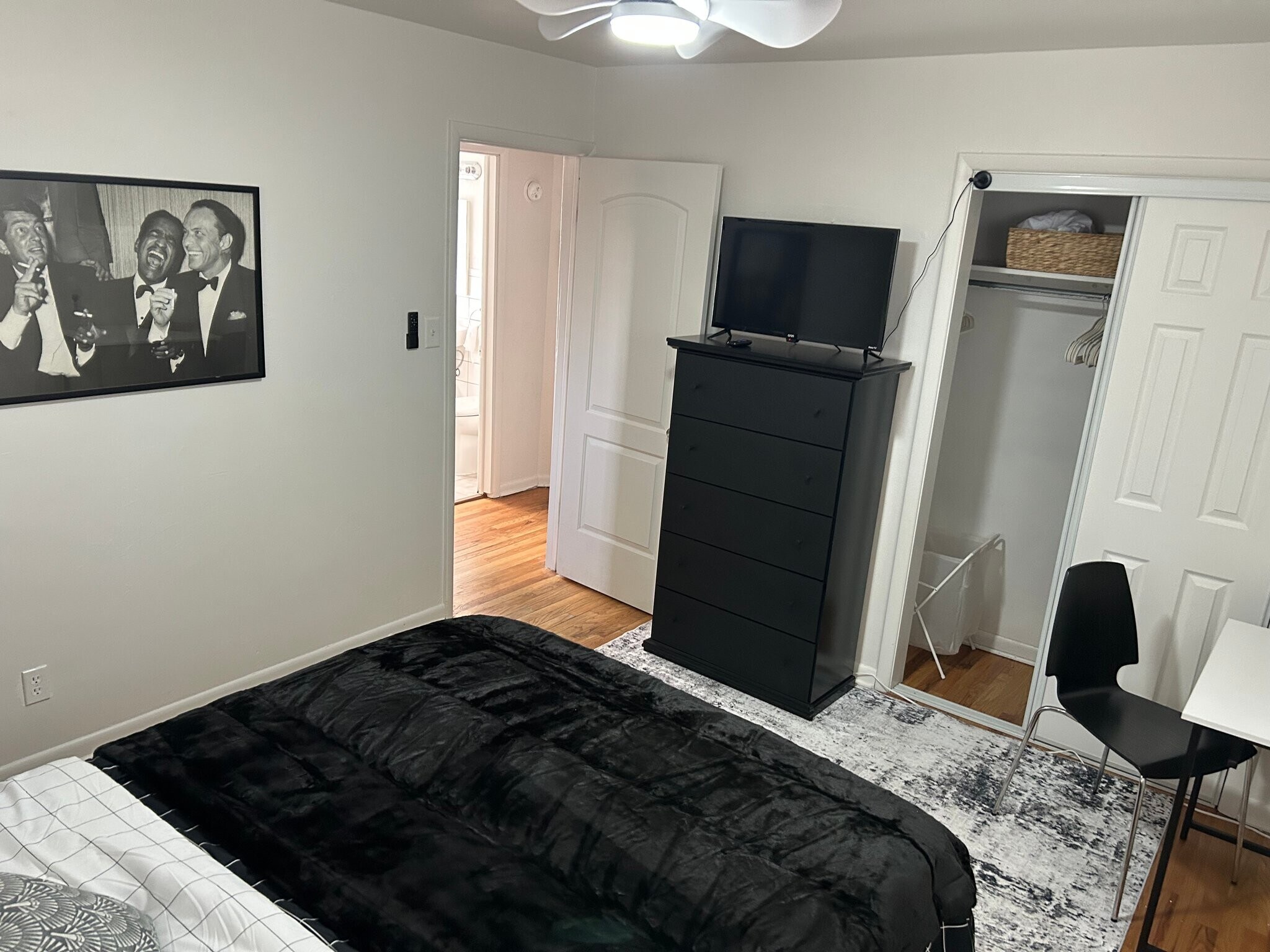 Building Photo - 4926 Hooker St