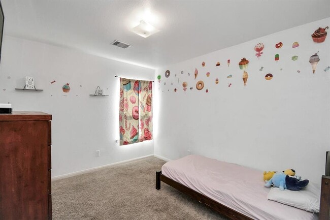 Building Photo - 985 Lake View Cir W