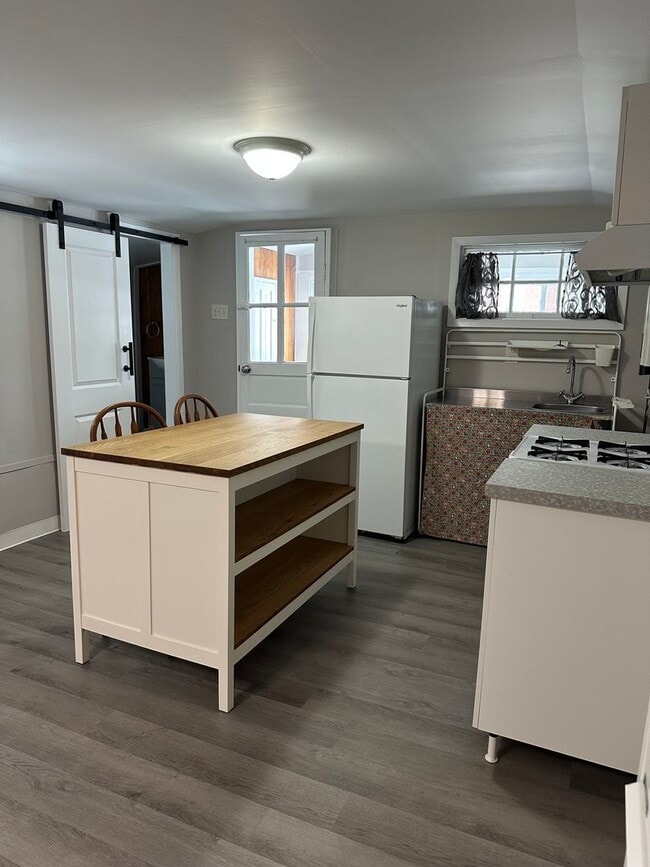 Building Photo - 4935 8th Ave