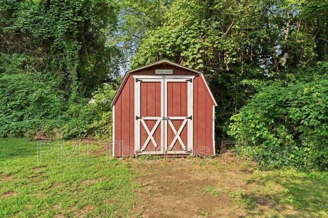 Building Photo - 33 Lodus Ct