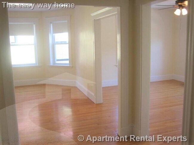 Building Photo - 14 Centre St