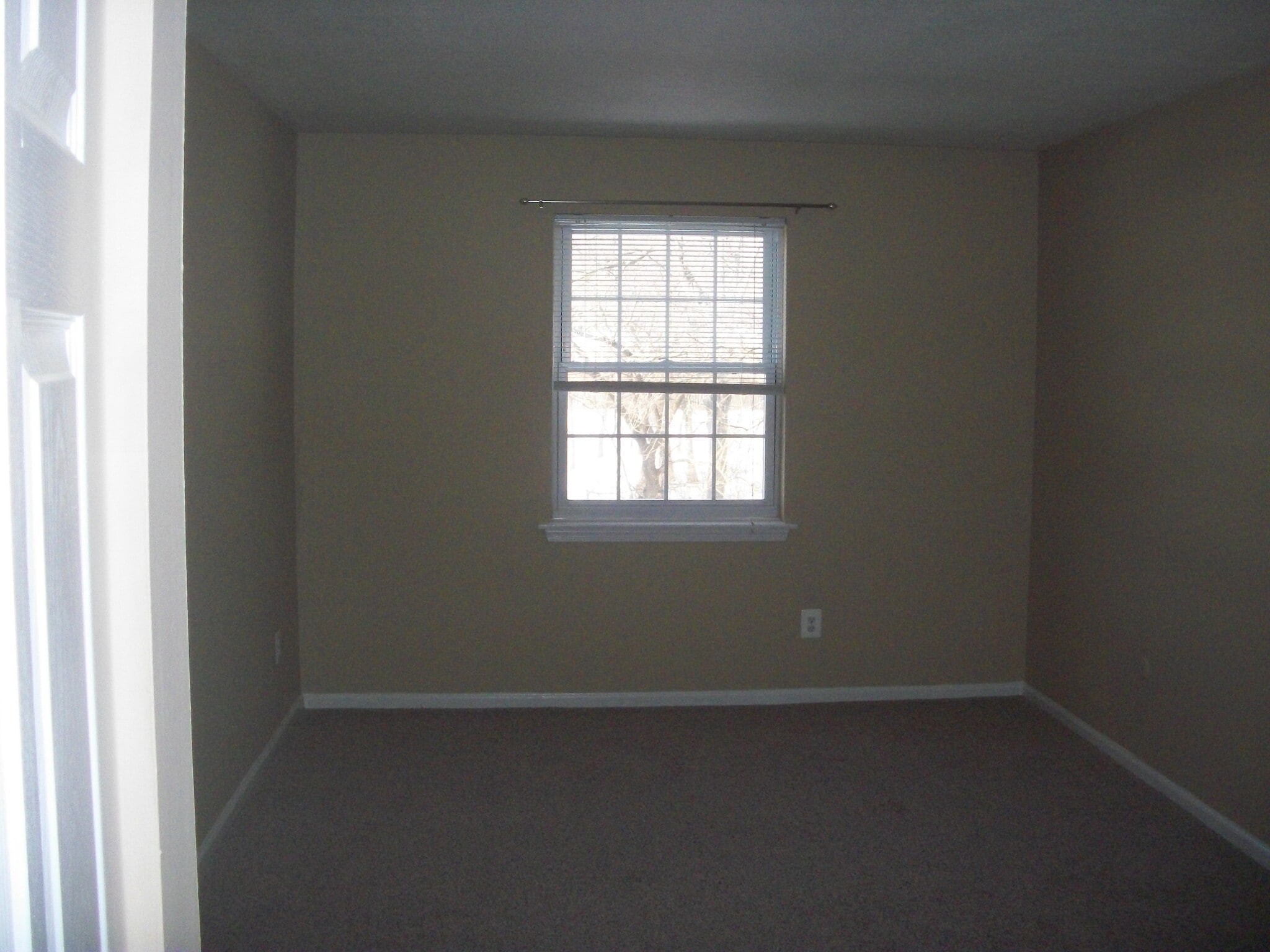 Main Bedroom - 130 Berwick Plz