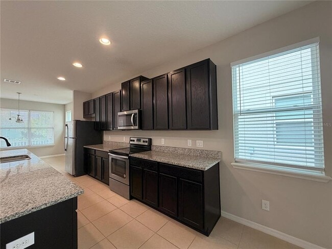 Building Photo - 8125 Graycliff Ave