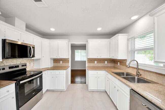 Building Photo - 5803 Darnell St