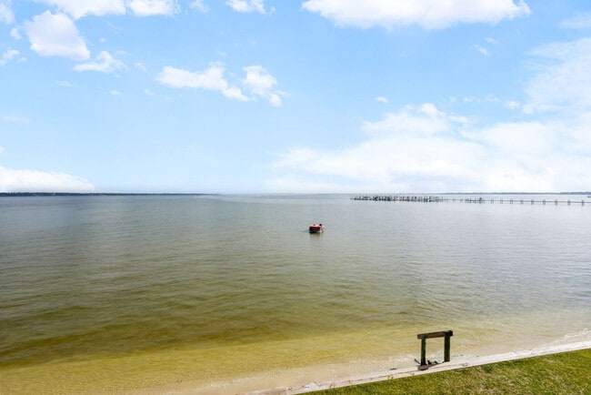 Building Photo - 15946 Innerarity Point Rd