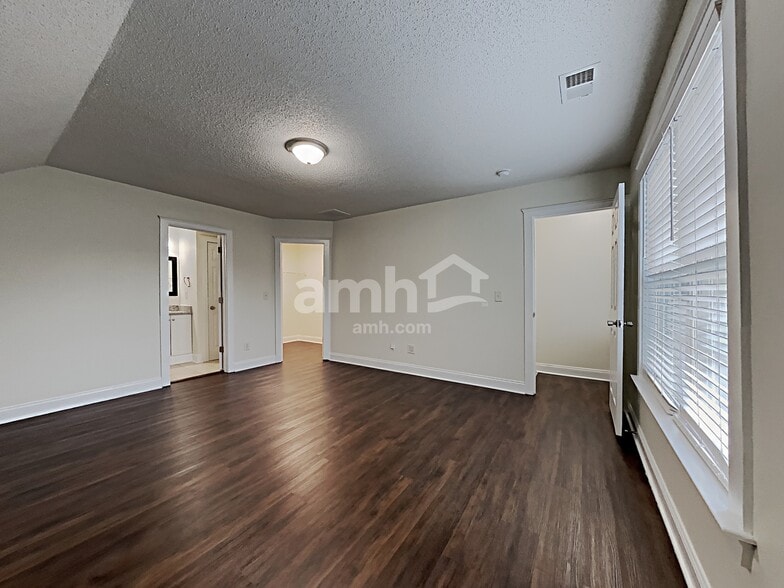 Building Photo - 13429 Glencreek Ln