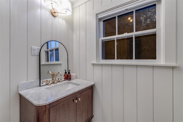 Building Photo - 6511 Gaston Ave