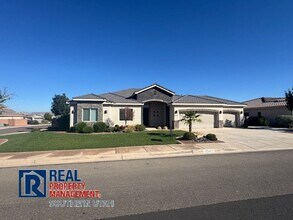Building Photo - 4 Bedroom in near Crimson Cliffs