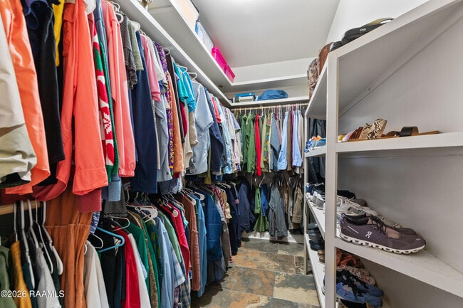 Building Photo - 126 Heathwood Dr