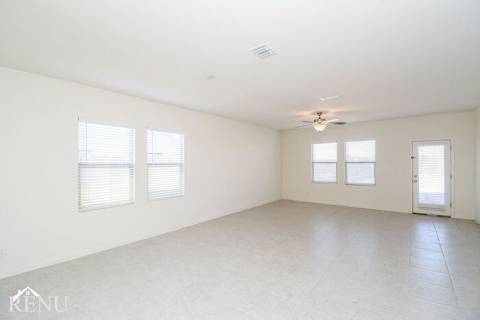 Building Photo - 35578 W San Capistrano Ave