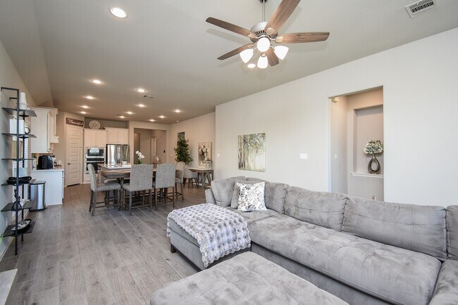 Building Photo - 31443 Splitting Willow Ln