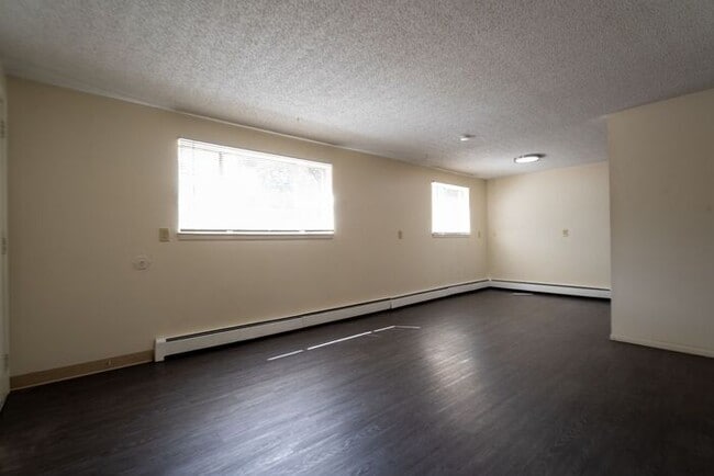 Building Photo - Spacious 2 Bedroom 1 Bath Near CSU and Old...