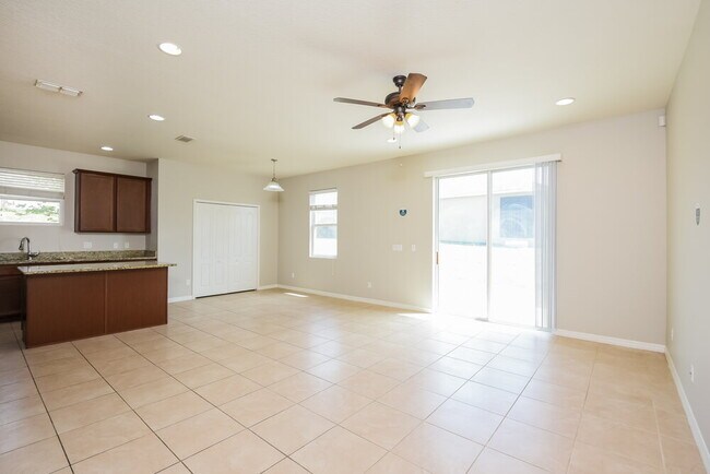 Building Photo - 12425 Hammock Pointe Cir