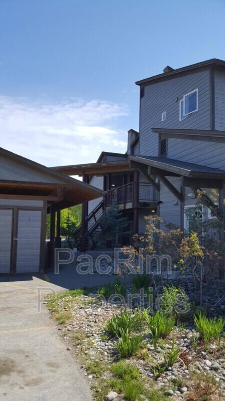 Building Photo - 1930 N Creekwood Park Cir