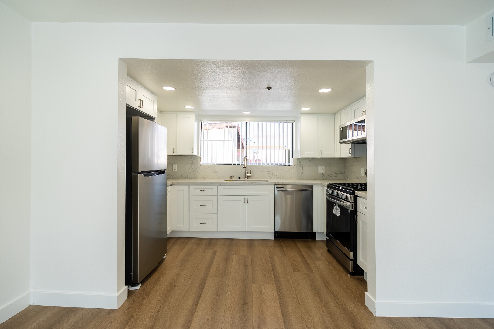 Building Photo - 123 S Roosevelt Ave