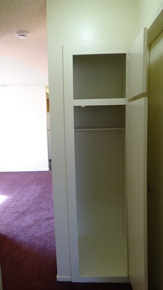 Coat Closet - 725 Summerwood Ln