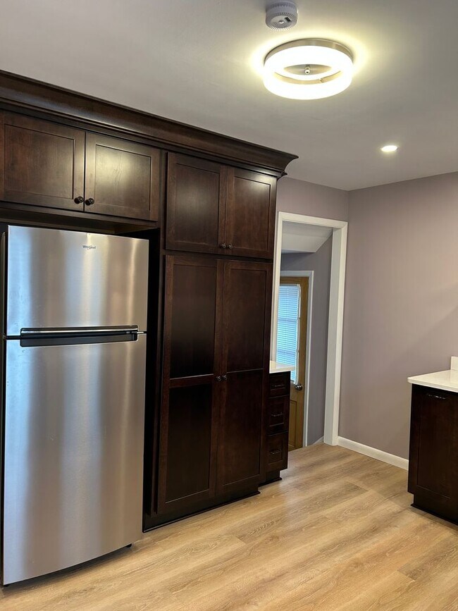 Building Photo - Brick Ranch for Rent in Mayfield HTS walking distance to Golden Gate Plaza