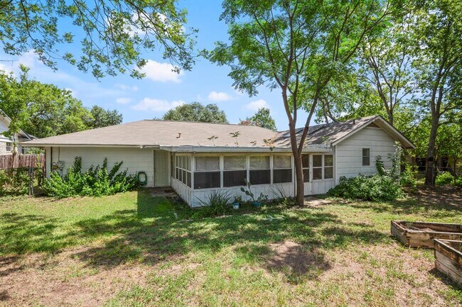 Building Photo - 1609 Springer Ln