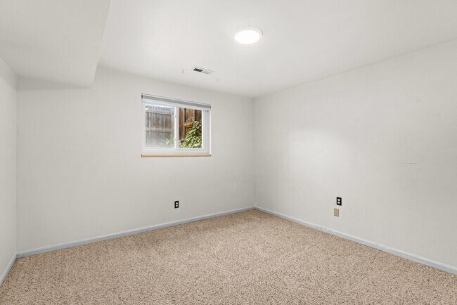 Building Photo - 1558 Greenbriar Blvd
