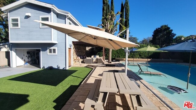 Building Photo - 4744 Haskell Ave