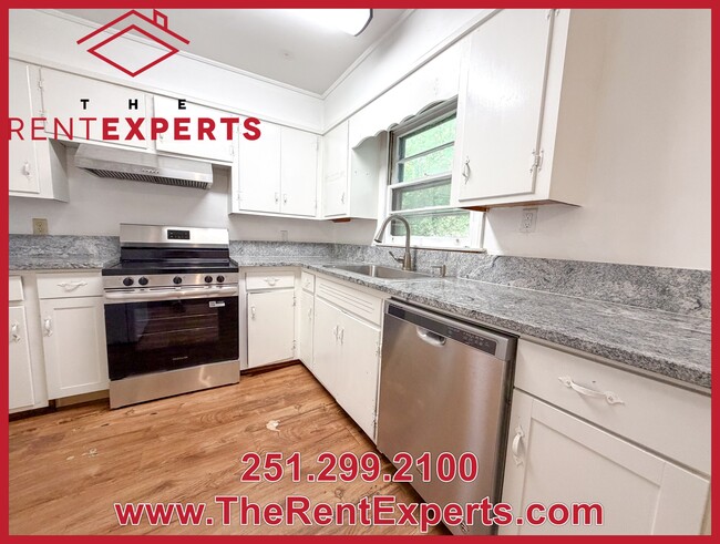 Building Photo - 704 Raines Dr